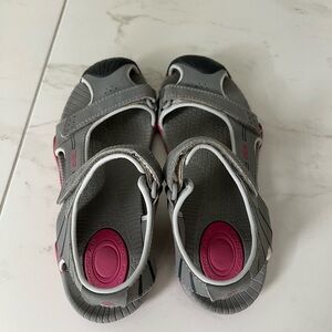 Gray Teva Sandals Youth 3.5/4 (foot length 8 2/3 inches)